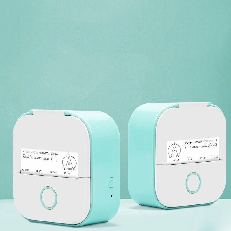 Dos mini impresoras T02 verde menta imprimiendo notas